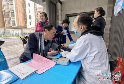 浔阳区甘棠街道:社区物业手牵手 便民服务心连心(组图)