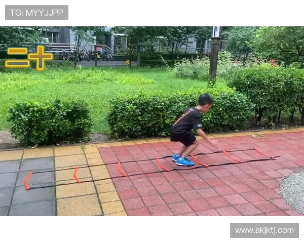 足球训练中的敏捷性训练与步法协调提升