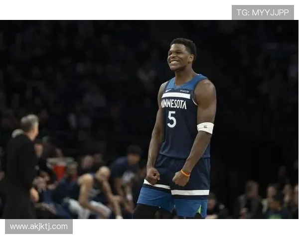 华子全场狂砍41分7三分5断助力逆转展现超巨攻防实力